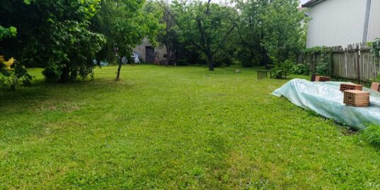 Aerodrom, dve kuće, 225m2+10,5 ari placa – 165,000 E