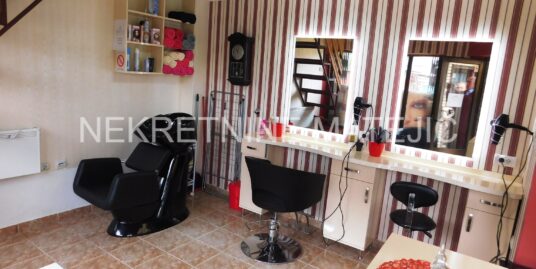 Lokal, 21m2, Aerodrom, opremljen kao frizerski salon, cena – 27.000 E