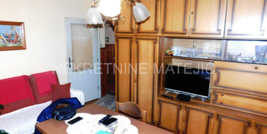 STAN 58M2, DVOIPOSOBAN, CENTAR KOD POŠTE, CENT. GREJ. 4. SPRAT–90.000 E