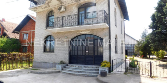 IZDAVANJE RESTORAN U MARŠIĆU-KAFANA SA BAŠTOM, PARKINGOM I INVERTAROM–600 E MESEČNO