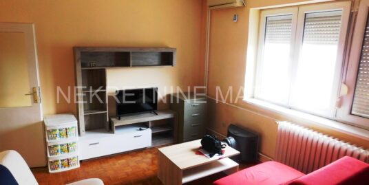 STAN 55M2 DVOSOBAN CENTAR KOD OPŠTINE, 4. SP, CG–96.500 E