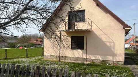 KUĆA 73 M2, ARANĐELOVAC, BANJA, 5A PLACA, SVA INFRASTRUKTURA PORED, UKNJIŽENO I LEGALIZOVANO, CENA – 48.000 E
